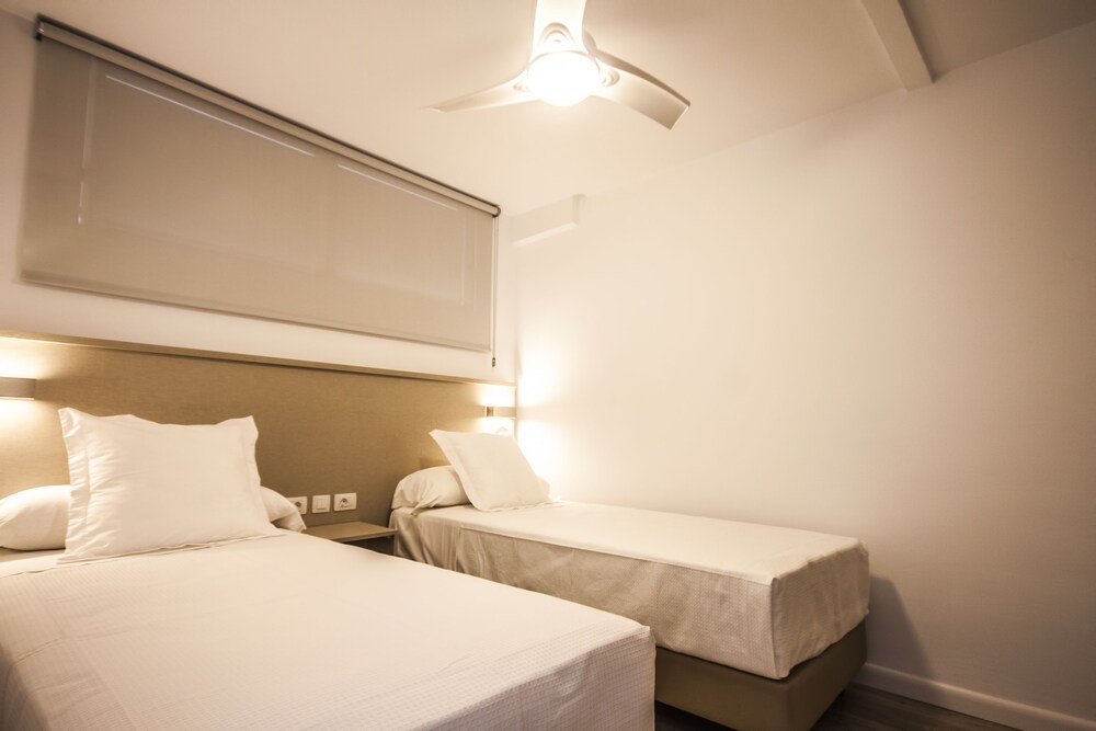 Apartment, 3 Bedrooms - Guestroom