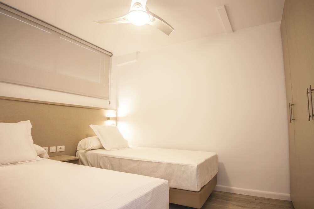 Standard Apartment, 2 Bedrooms, Partial Sea View - Guestroom