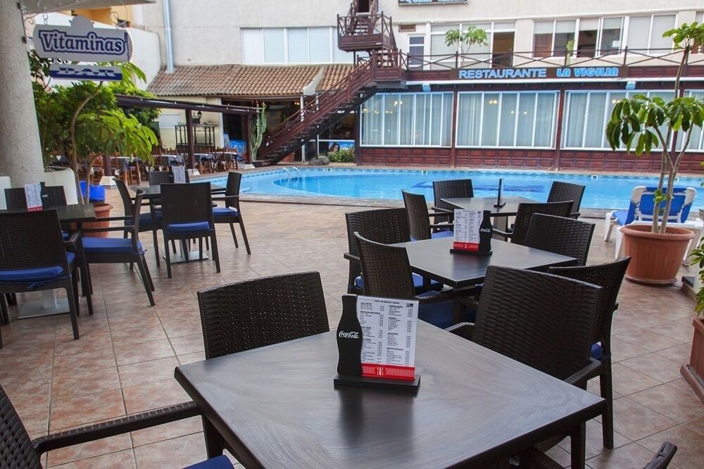 Hotel Bar