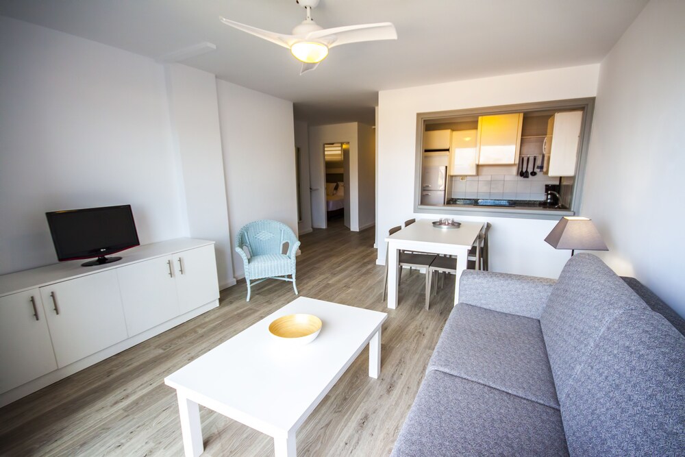 Standard Apartment, 1 Bedroom - Living Room