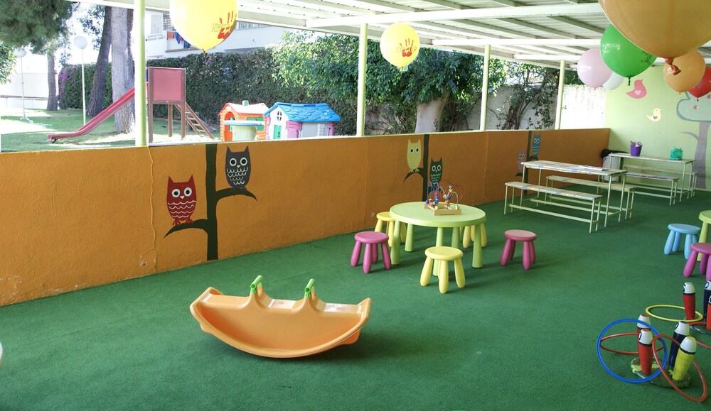 Childrens Play Area - Indoor