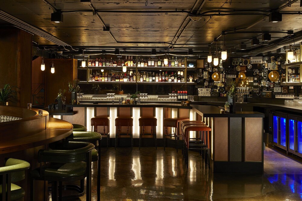 Hotel Bar
