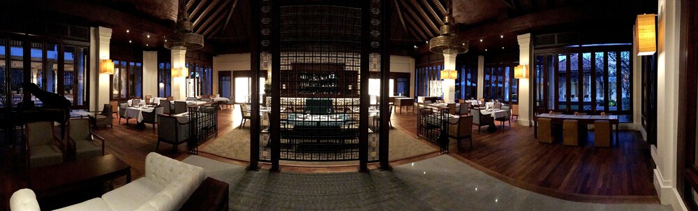 Hotel Lounge
