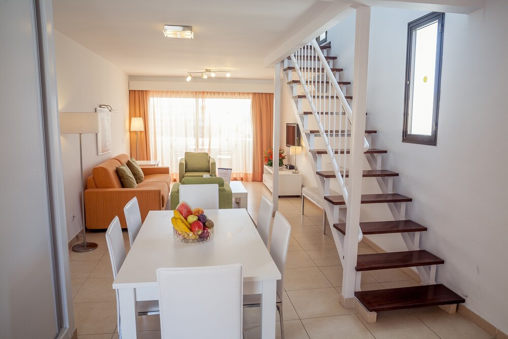 Apartment, 2 Bedrooms () - Living Area