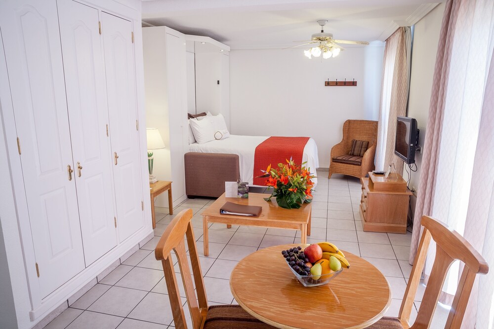 Studio (sleeps 2) - Living Area