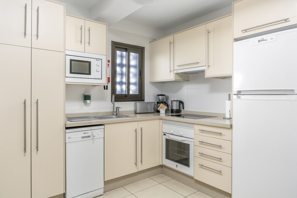 Studio (sleeps 2) - In-Room Kitchenette