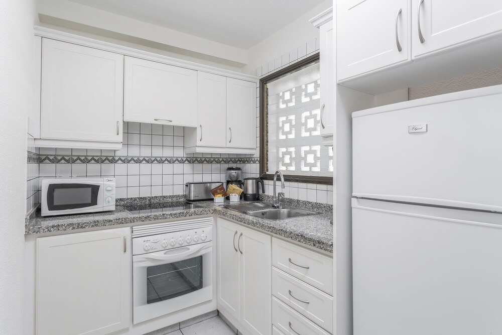 Apartment, 2 Bedrooms () - In-Room Kitchen