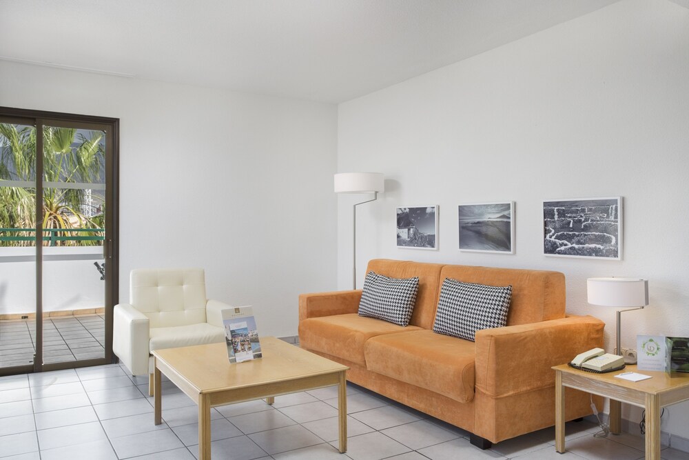 Apartment, 1 Bedroom (sleeps 4) - Living Area