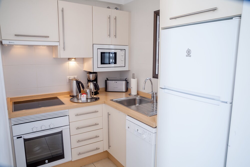 Studio (sleeps 2) - In-Room Kitchen