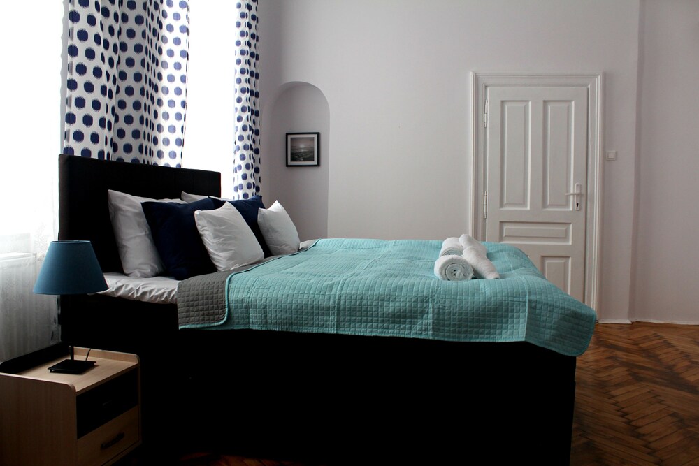 Standard Apartment, 2 Bedrooms - Guestroom