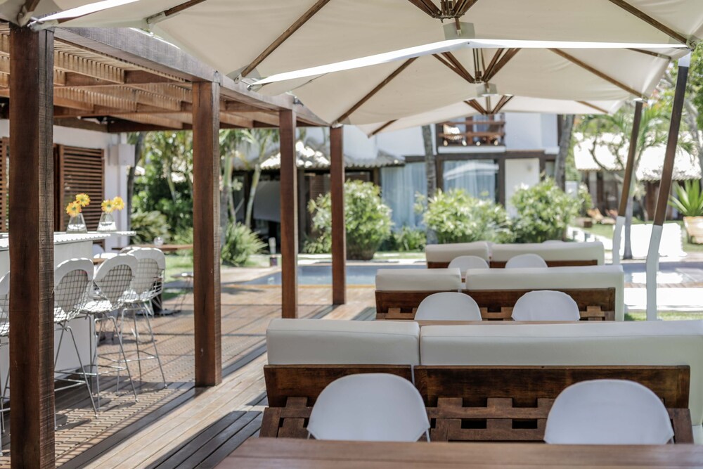 Poolside Bar