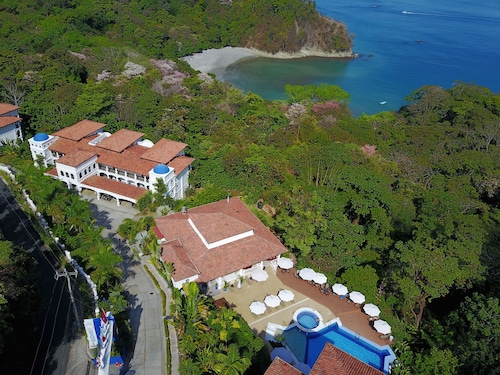 Shana by the Beach Hotel Residence & Spa