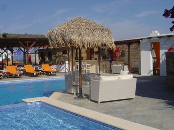 Poolside Bar