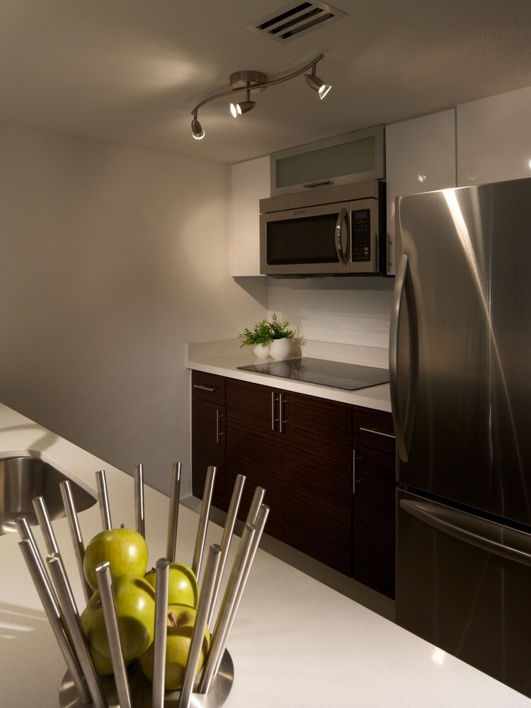 Suite, 1 King Bed - In-Room Kitchen