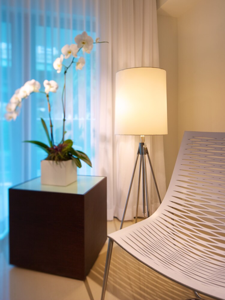 Junior Suite, 1 King Bed - Guestroom