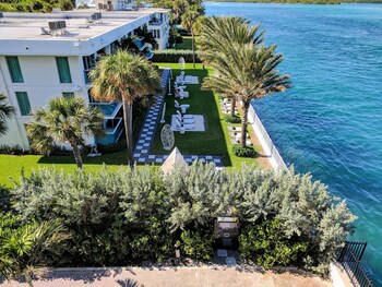 Beach/Ocean View