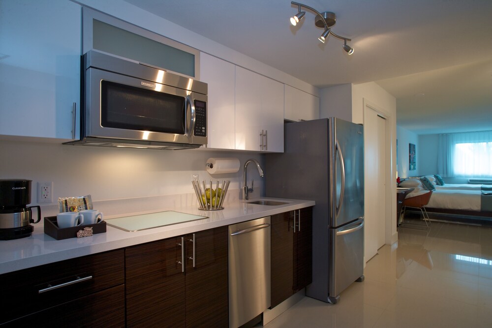 Junior Suite, 2 Queen Beds - In-Room Kitchenette