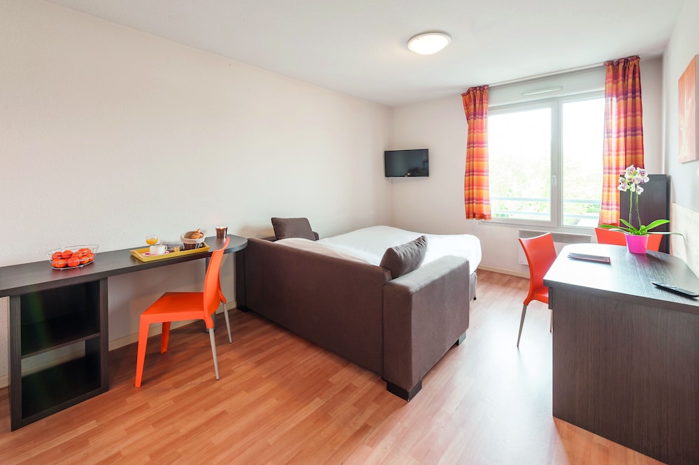 Apartment, 1 Bedroom - Living Area