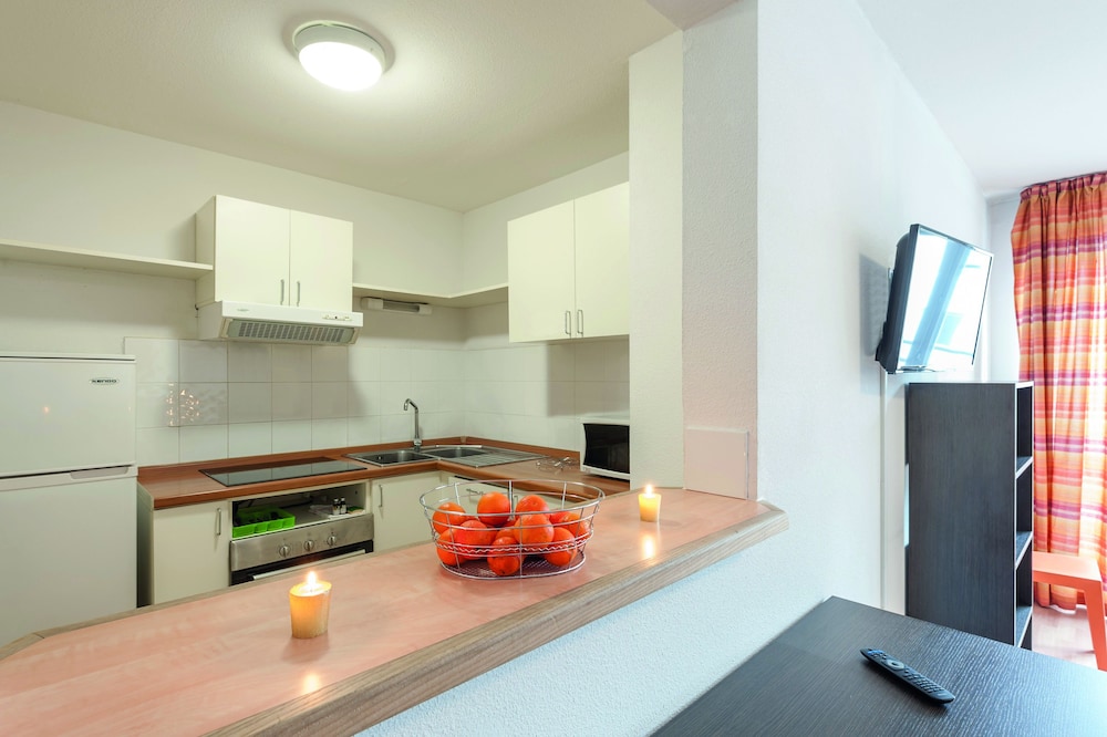 Apartment, 2 Bedrooms - In-Room Kitchen