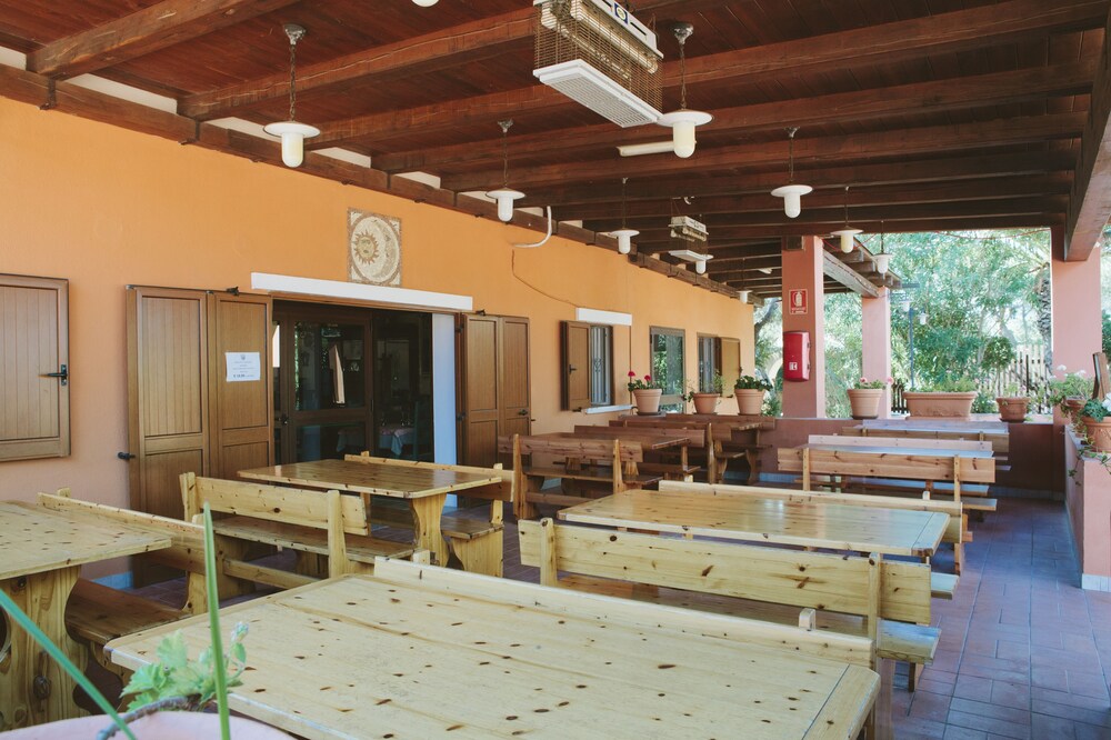 Food Court