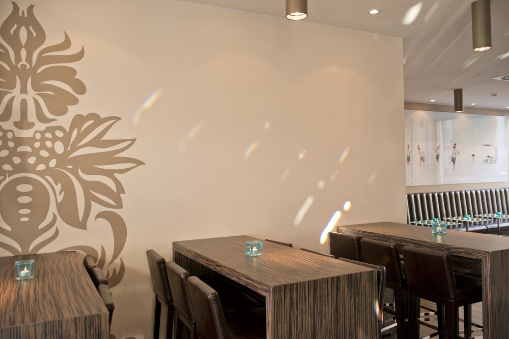 Hotel Bar