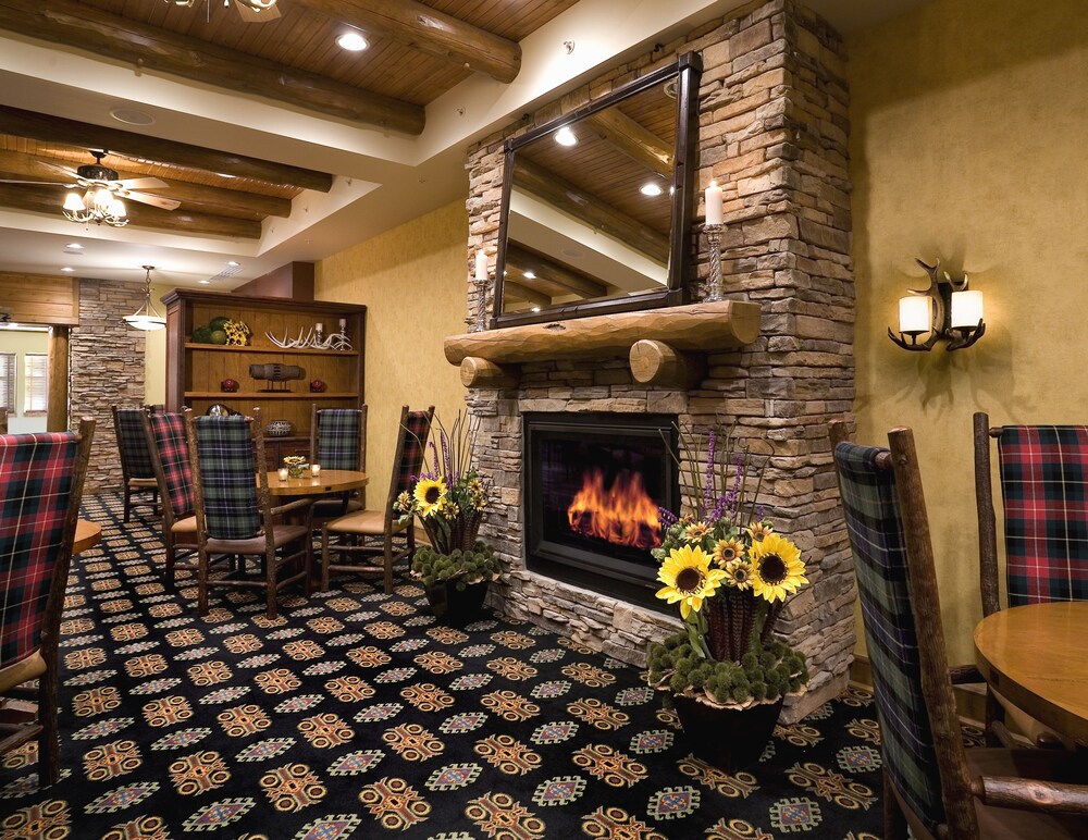 Executive Lounge