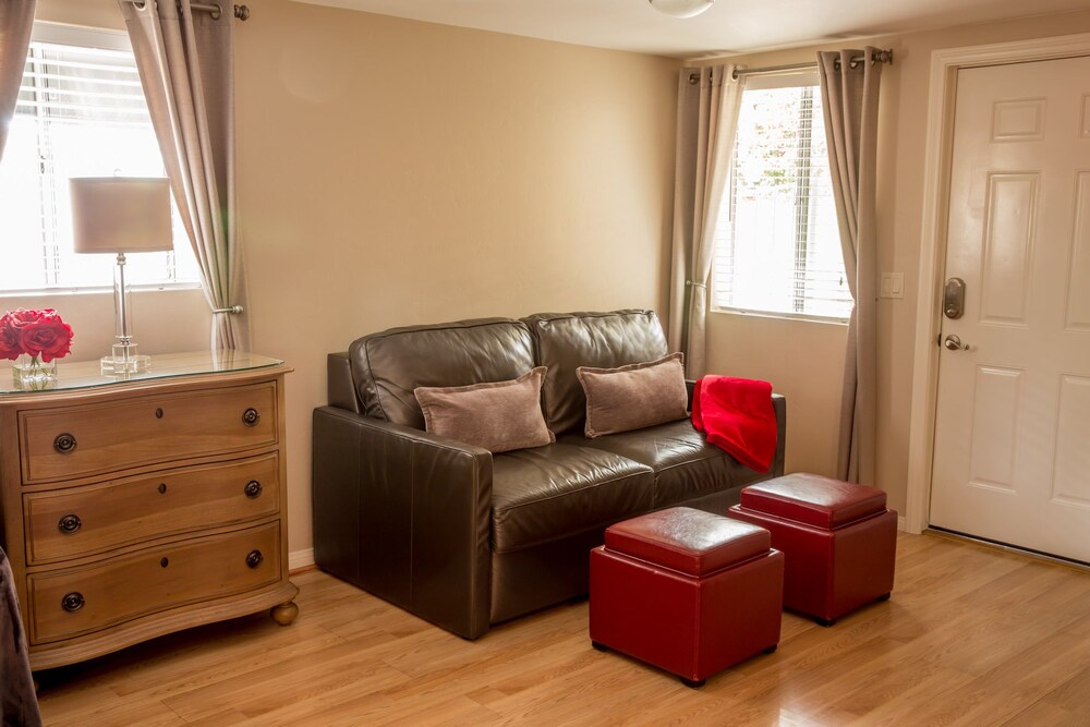 Studio Suite, 1 Twin Bed - Living Area