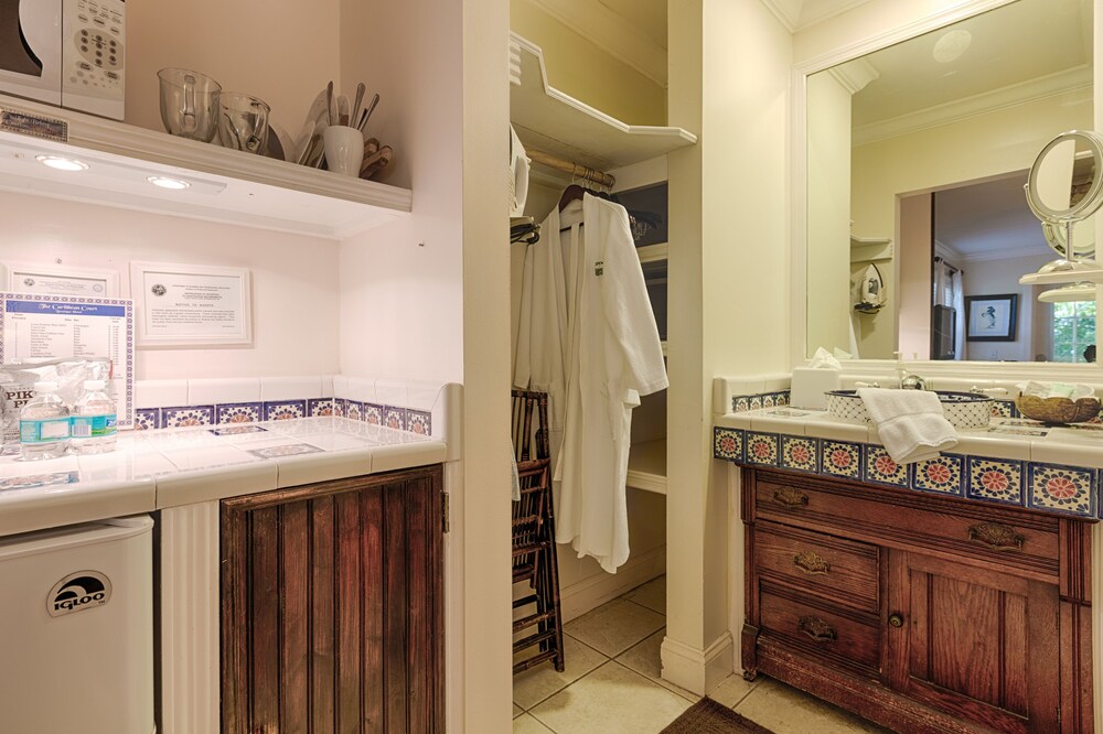 In-Room Kitchenette