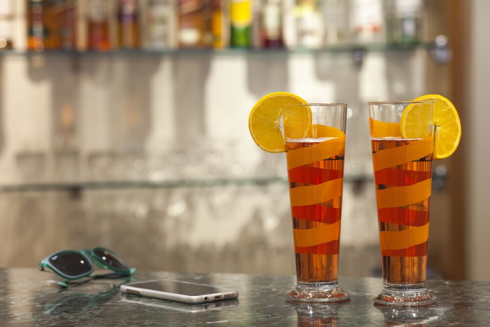 Hotel Bar