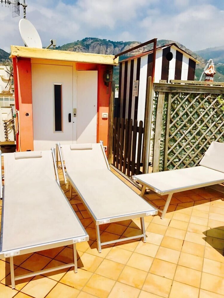 Sundeck