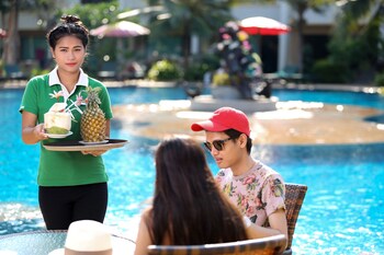 Poolside Bar