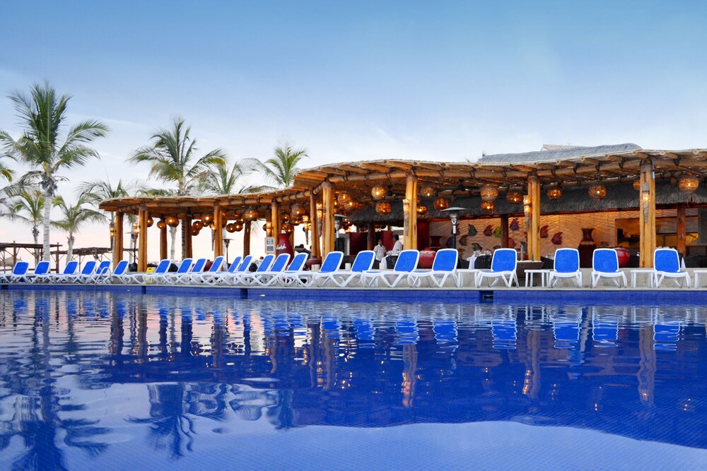 Outdoor pool, Royal Decameron Los Cabos All Inclusive Resort