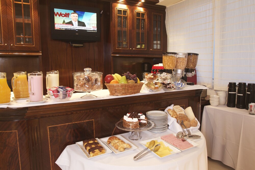 Hotel Lounge