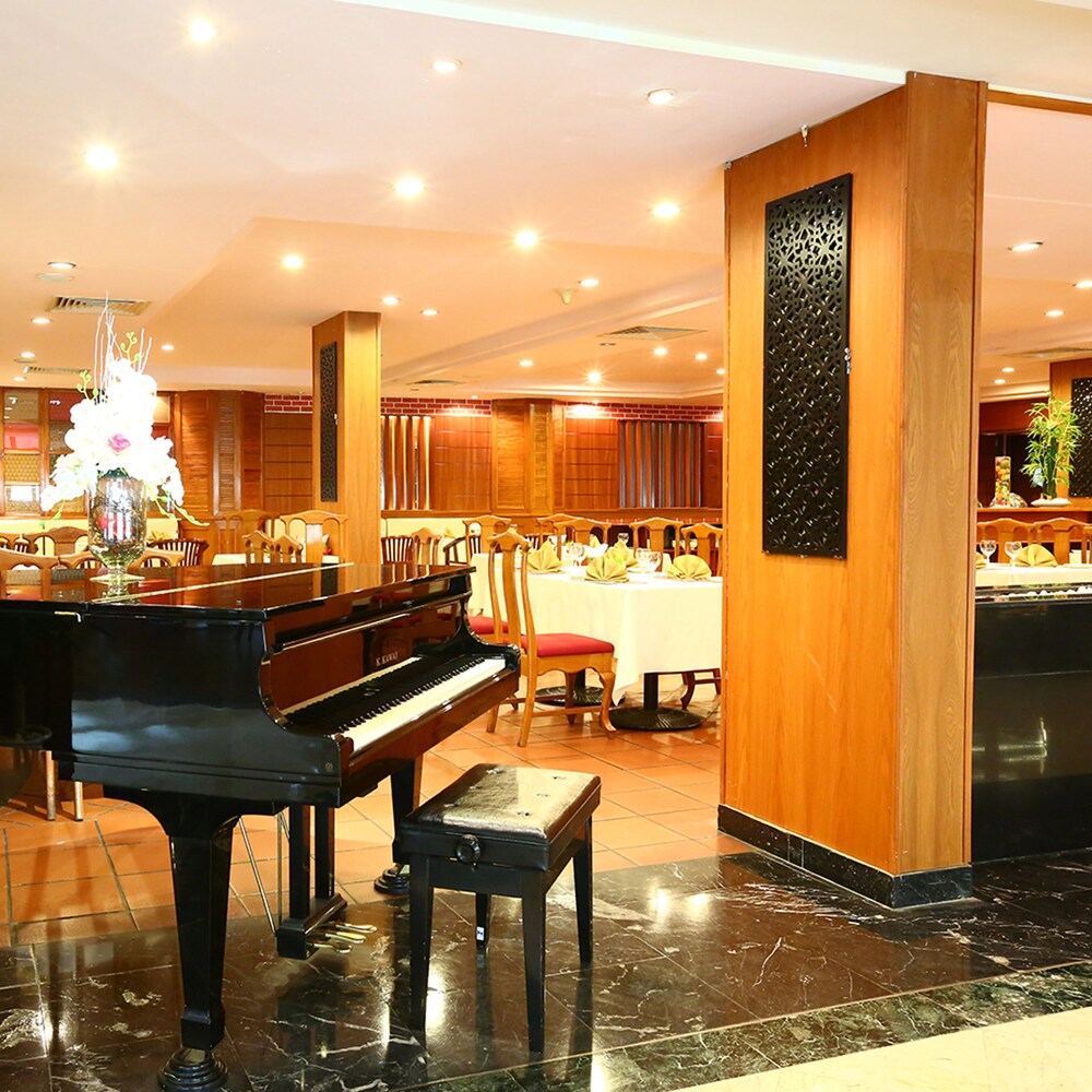 Hotel Bar