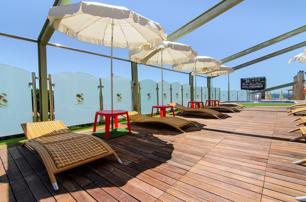 Sundeck