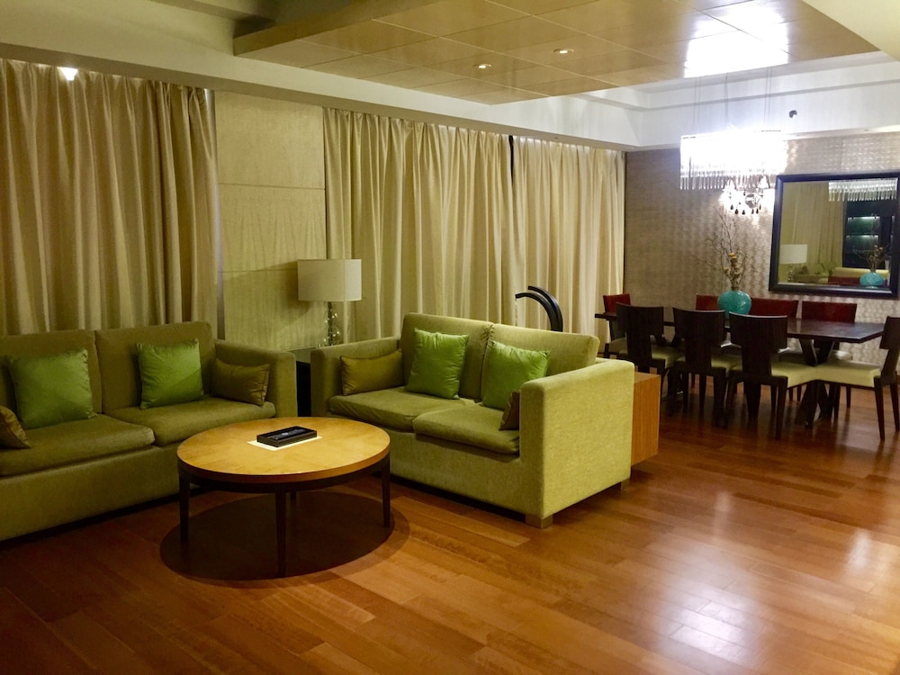 Apartment, 2 Bedrooms - Living Room
