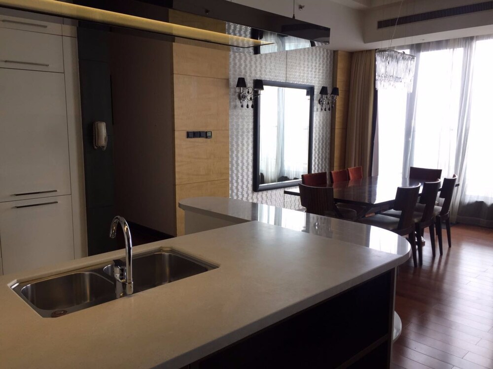 Apartment, 2 Bedrooms - Living Room