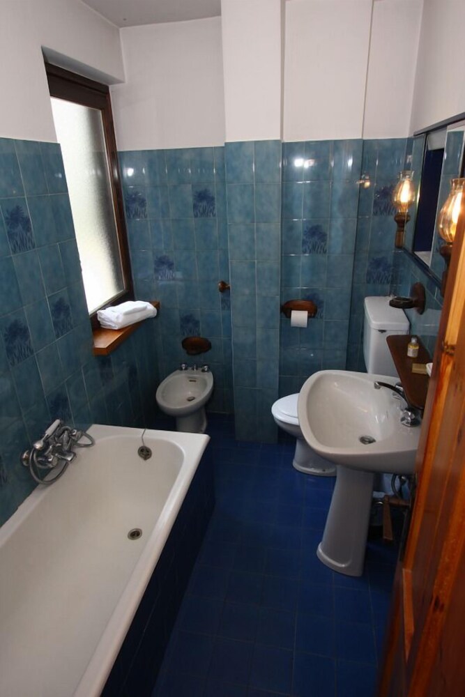 Standard Studio, Kitchen (4 people) - Bathroom