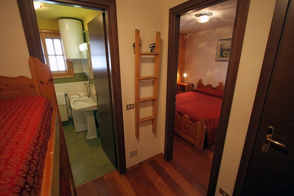 Standard Apartment, 2 Bedrooms, Kitchen, Mountain View - Guestroom