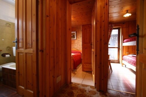 Standard Apartment, 2 Bedrooms, Kitchen, Mountain View - Guestroom