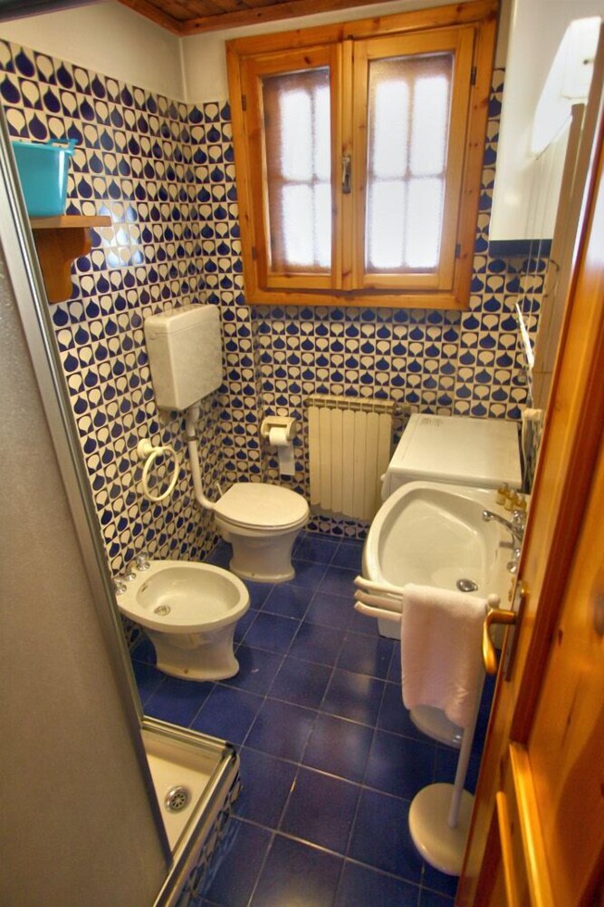 Standard Apartment, 2 Bedrooms, Kitchen, Mountain View - Bathroom