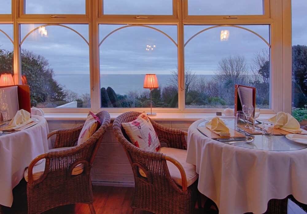 Couples Dining