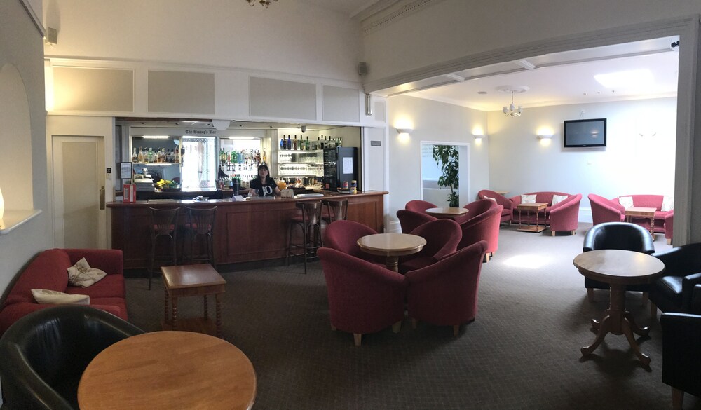 Hotel Bar
