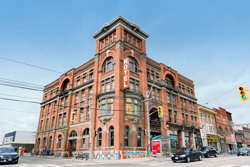 Gladstone Hotel