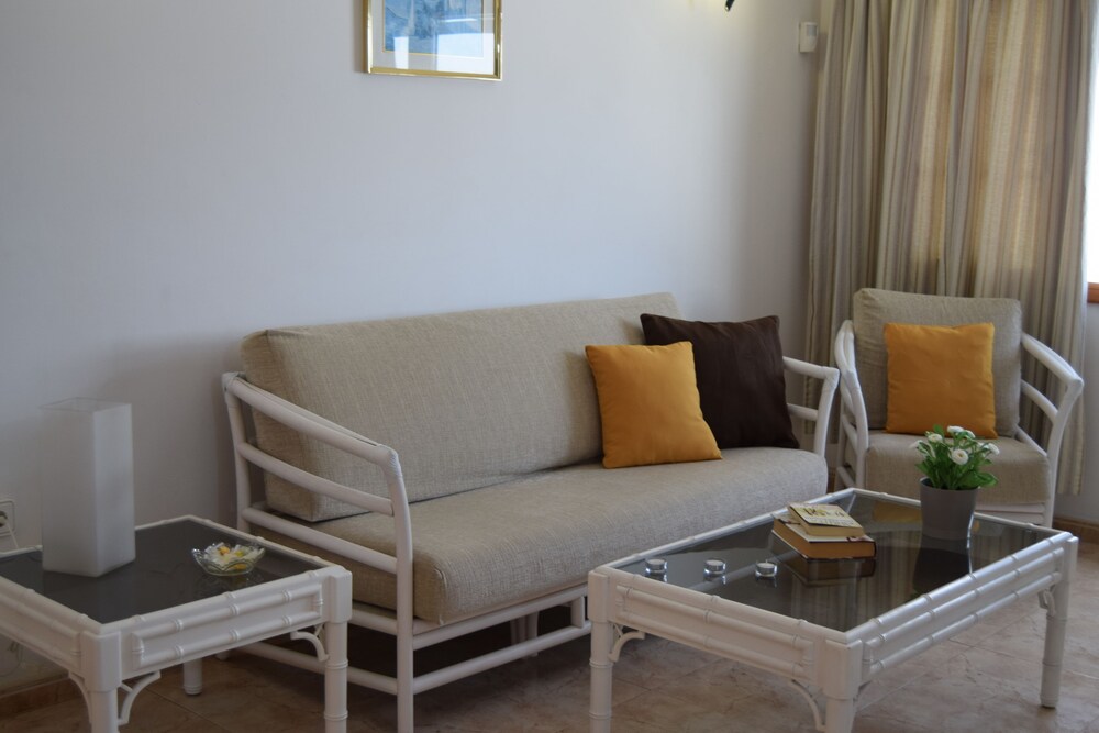 Villa, 3 Bedrooms, Sea View - Living Room