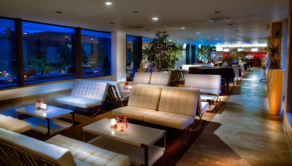 Hotel Bar