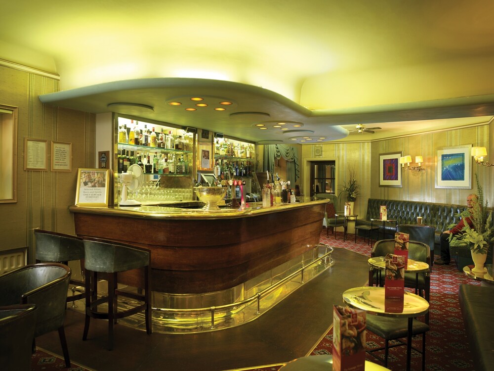 Hotel Bar