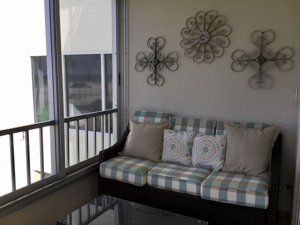 Condo, 2 Bedrooms, 2 Bathrooms - Balcony