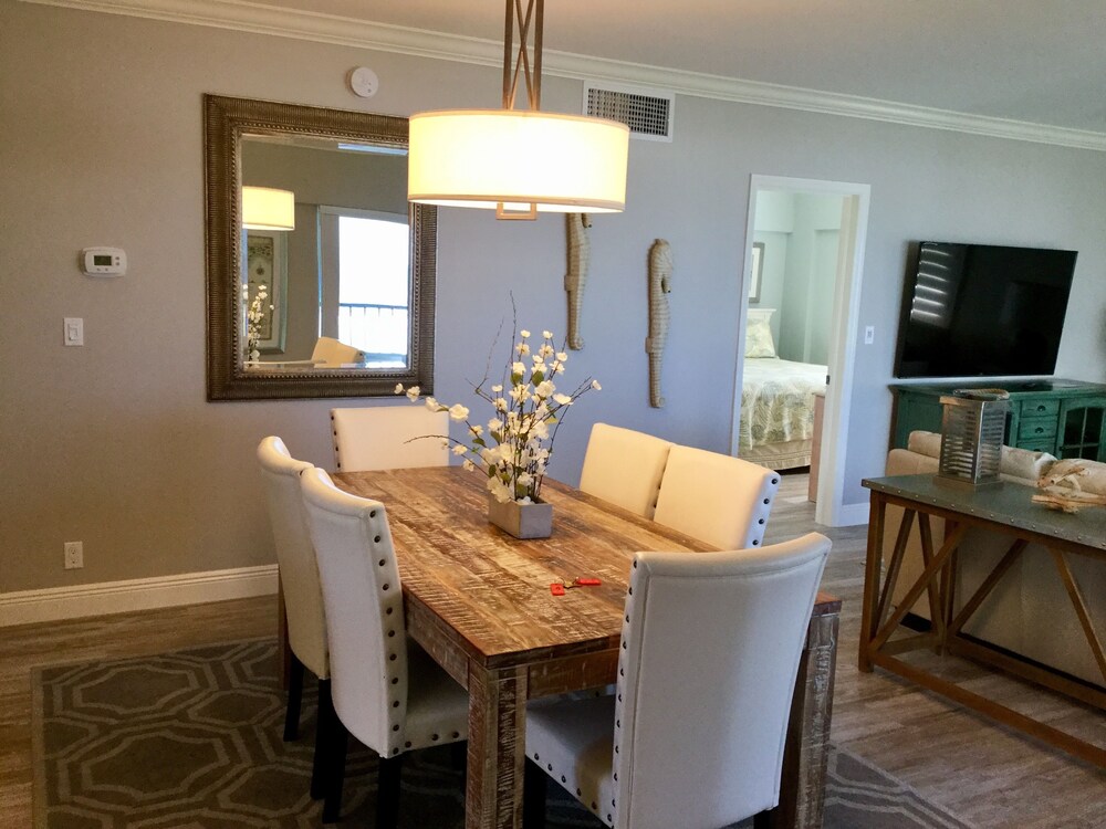 Condo, 2 Bedrooms, 2 Bathrooms - In-Room Dining