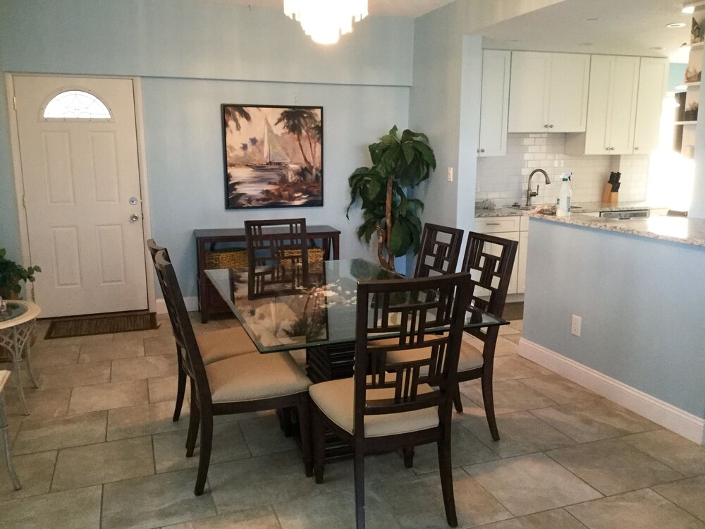 Condo, 2 Bedrooms, 2 Bathrooms - In-Room Dining